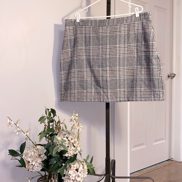 Lovely plaid skirt - Picture 1 of 2